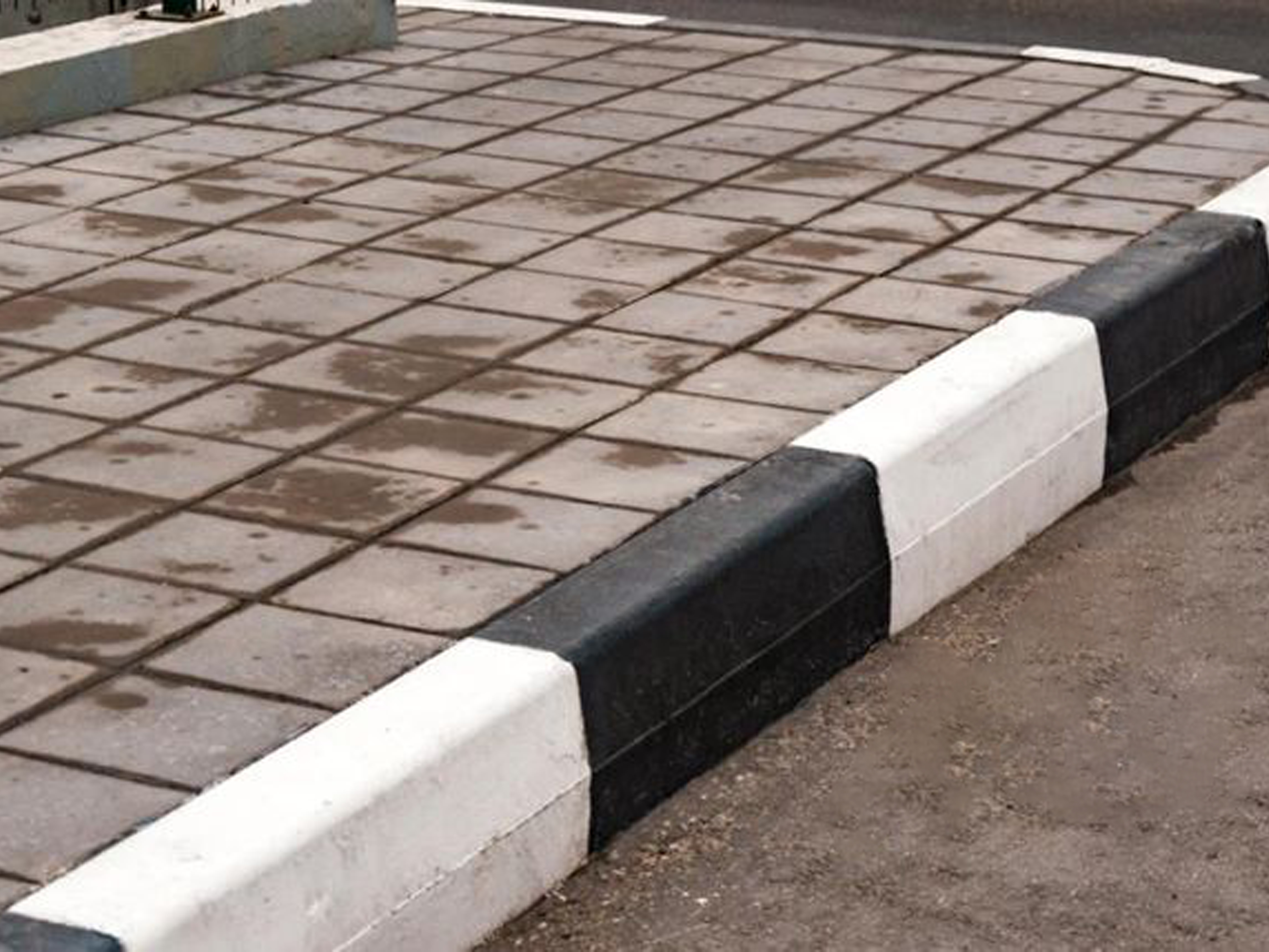 Curbstone Installation